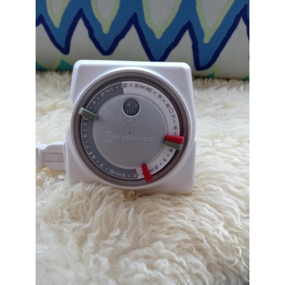 Intermatic TN800CH - Dual Outlet Appliance Timer - 2 On/Off Operations per Day - Picture 1 of 2